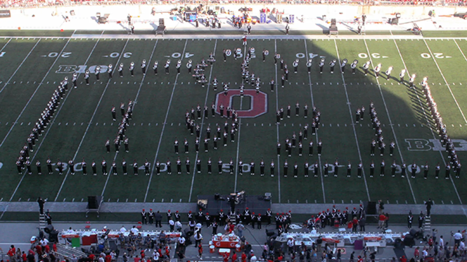 Marching band in a "1921" formation