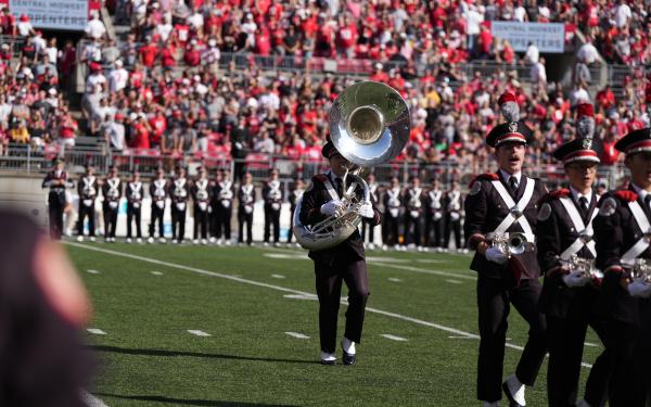 I-dotter playing the sousaphone solo