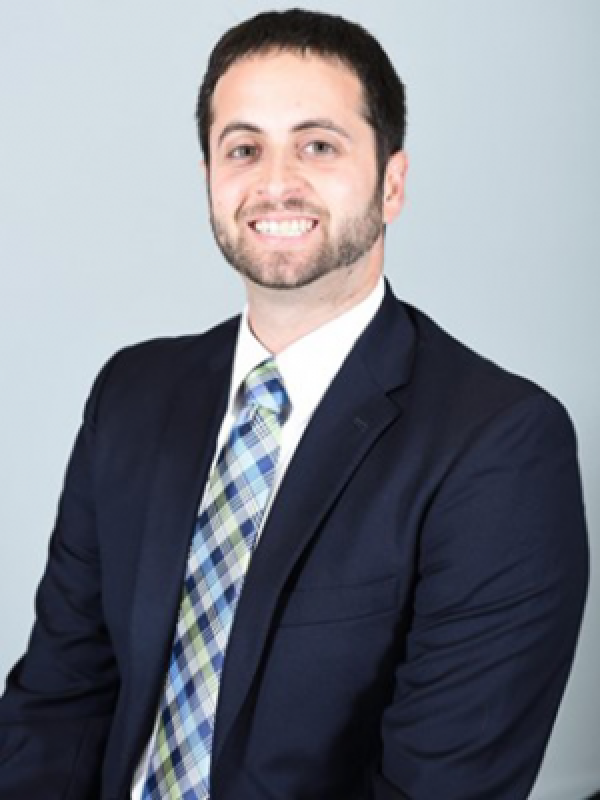 Evan Drexler headshot
